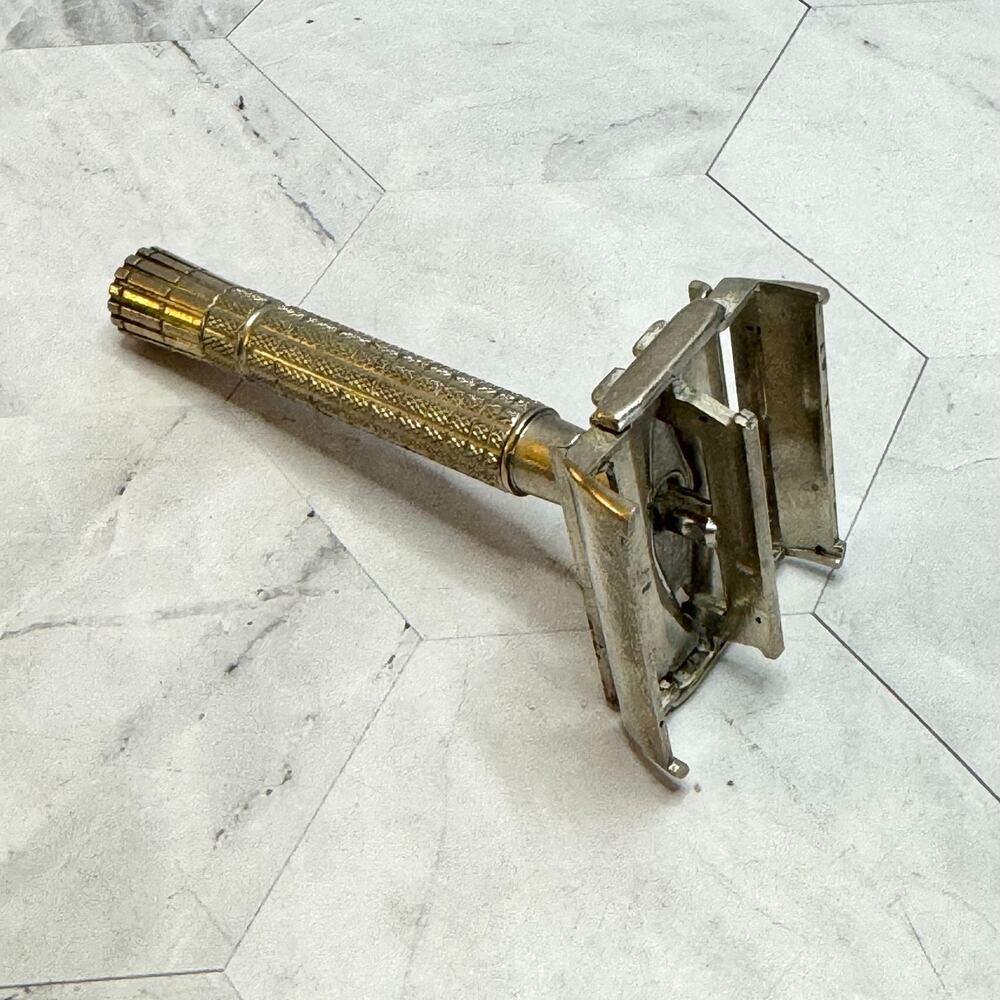 Vintage Z-2 Gillette Super Speed Flare Tip Safety Razor in Great Cond 1954